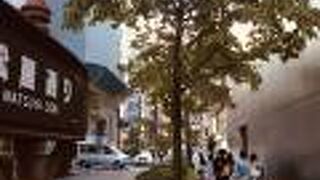 デパート松屋に繋がる