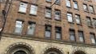 ロマネスク風の建物