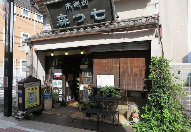 上手く説明できないけど、高円寺らしい喫茶店だと思います