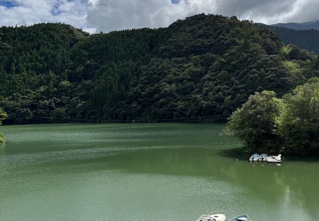 二津野ダム湖