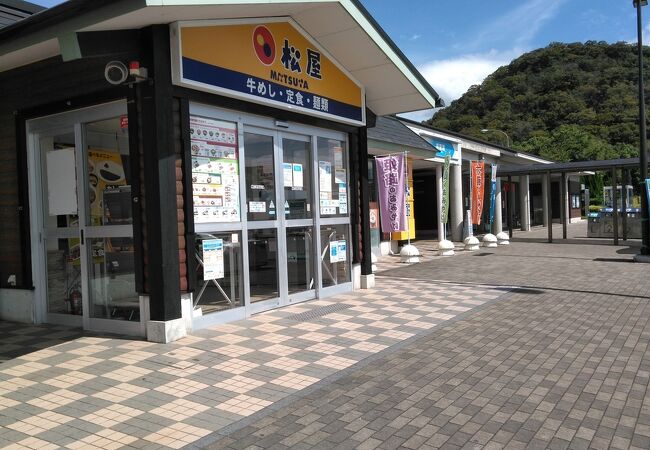 権現湖パーキングエリア(上り線)ショッピングコーナー
