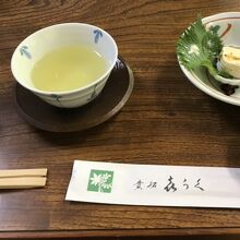 川のせせらぎを聞きながら