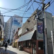 閉まっているお店おおめ