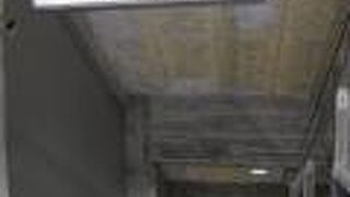 コロナ禍、超満員。全員マスク着用会話禁止を徹底しており、小さな子供たちもコロナ禍ルールを守ってました。