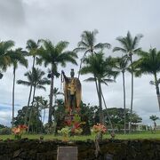 ハワイ島のヒロに建てられているカメハメハ大王像を見てきました!!