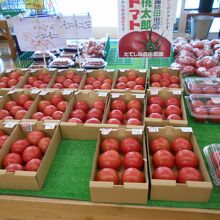 たてしな自由農園茅野店トマト売場