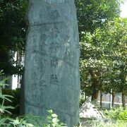勝海舟関連の跡地は、多数ありますが、勝安房邸跡は、赤坂の氷川小学校の跡地にあります。