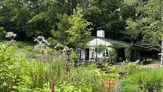 ４５０種類の季節の花を楽しめる