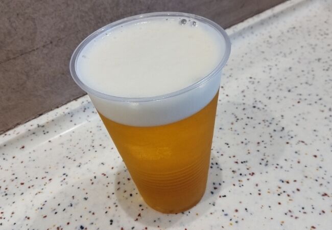 出発前にフードコートで一杯