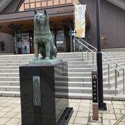 大館駅前から秋田犬の里前に移設