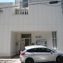 赤坂教会の入口です。こじんまりした玄関になっています。