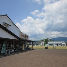 「道の駅　柿の郷くどやま」に併設