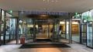 ヒルトンホテル隣接のショッピングモール！