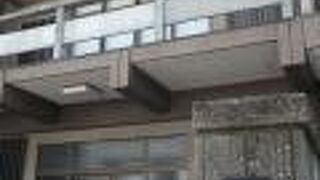 住宅地の中の寺院