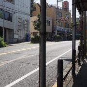 横須賀中央駅前から三崎街道を上町方面へ続く急坂