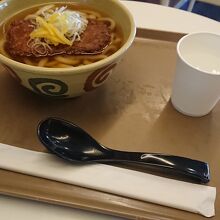 じゃこ天うどん 590円(内税) なんちゃってでは無かった。