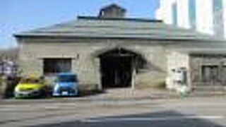 日本郵船の倉庫