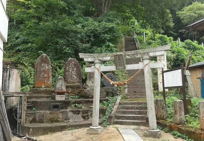 湯坐神社