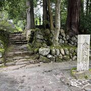 白山平泉寺のそばにあります