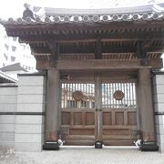 街中にある天台宗寺院