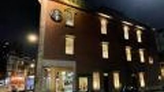 台湾一古い(建物)に入るスターバックス