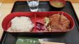 神戸で高級牛肉を手軽に味わえるイートインコーナー
