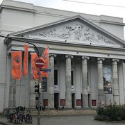 ローマ式劇場
