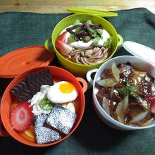 牛丼、ラーメン、とろろそば