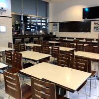 一階　ここで朝食バイキングだったような…