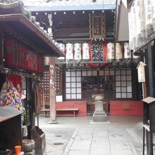 京都の街中にあるお寺です。