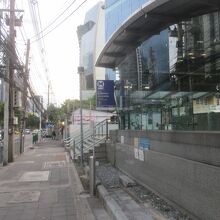 ラチャダーピセーク通り