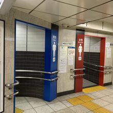 トイレは改札内です