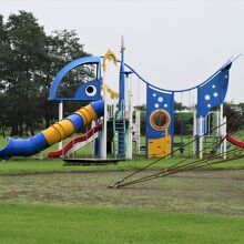 児童用遊具もあります