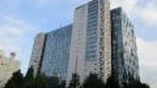 東新宿駅に直結