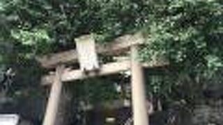 目黒駅近くの神社