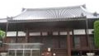 時の権力者が大きく関係していました。