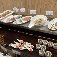 朝食。地元ならではの料理もあり食事としてはおいしかったです。