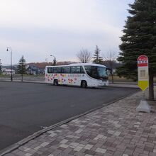 美瑛駅バス停。快速ラベンダー号。