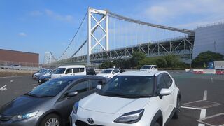 関門橋と関門海峡の絶景を楽しめるお薦めのパーキングエリアです。