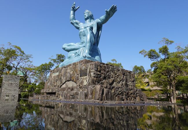 平和記念像