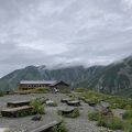 立山、剱岳三行の拠点となる山荘