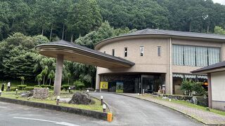 奥香肌峡温泉 (松阪わんわんパラダイス 森のホテルスメール)