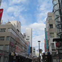 新旧のお店が混在しています