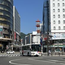 長野駅前のバスターミナルで