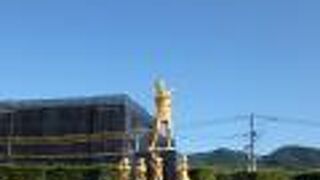 「人の命が尊ばれますように」と刻まれています