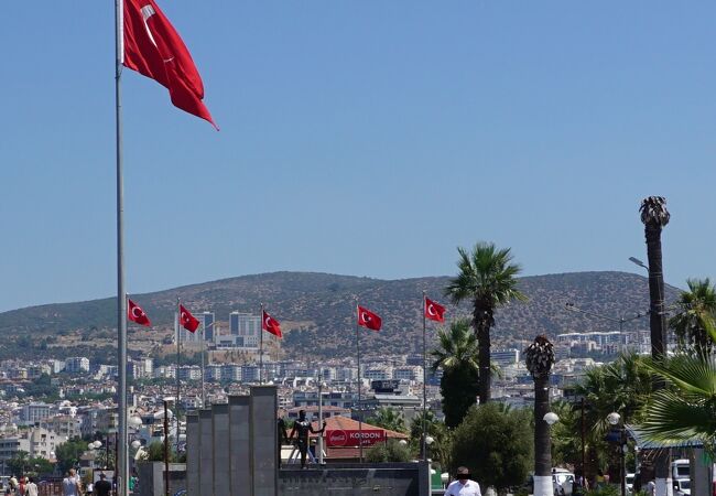 ムスタファ ケマル アタテュルク像 