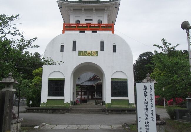 大きなお寺です