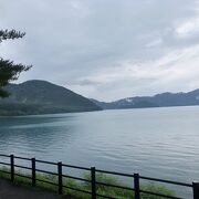 田沢湖駅からバスでの広大な美しい池