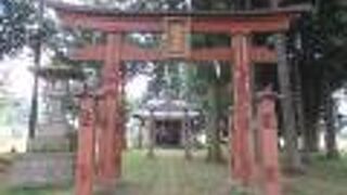 ひっそりした境内です