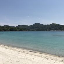 エメラルドグリーンの海